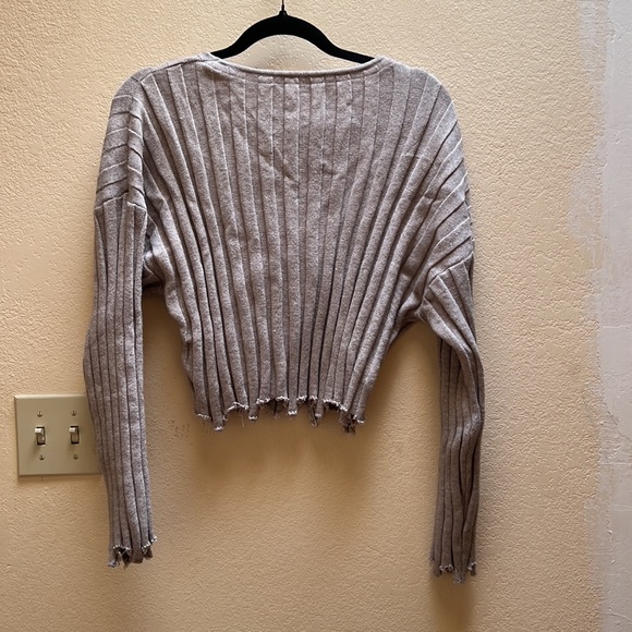 LE LIS CROPPED SWEATER - Picture 8 of 11